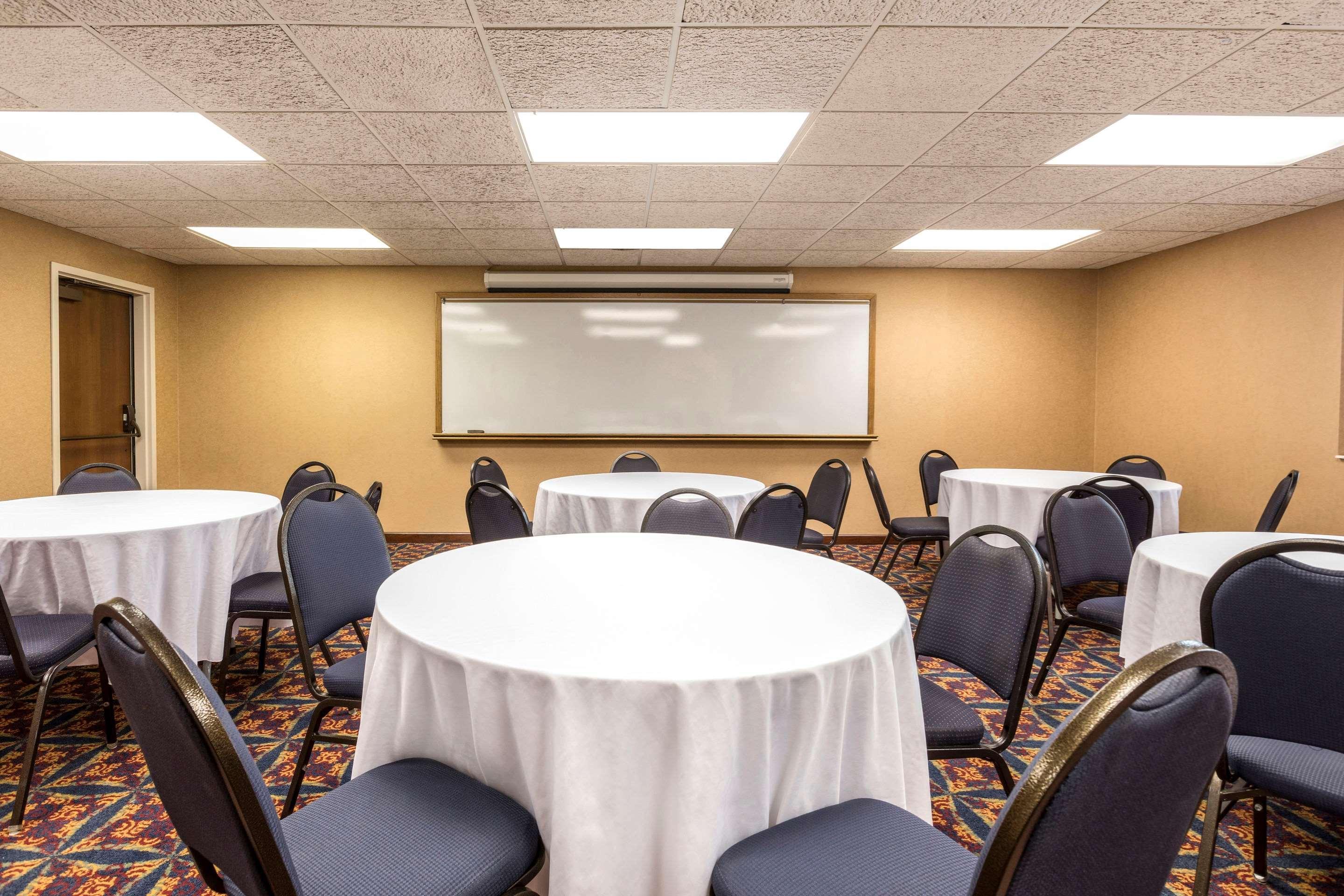 Quality Inn Auburn Hills - Detroit North Exterior foto